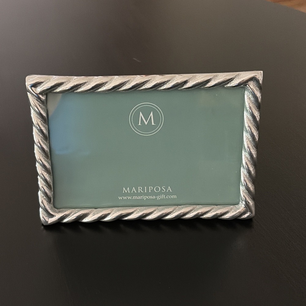 Mariposa Twisted Rope Border 4 x 6 Silver Tone Luxury Picture Frame NEW